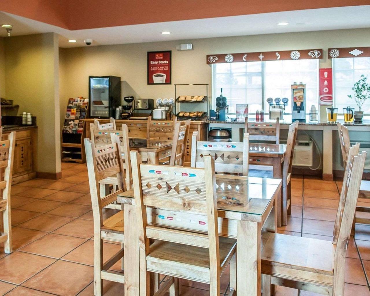 Econo Lodge Inn & Suites Санта Фе Екстериор снимка