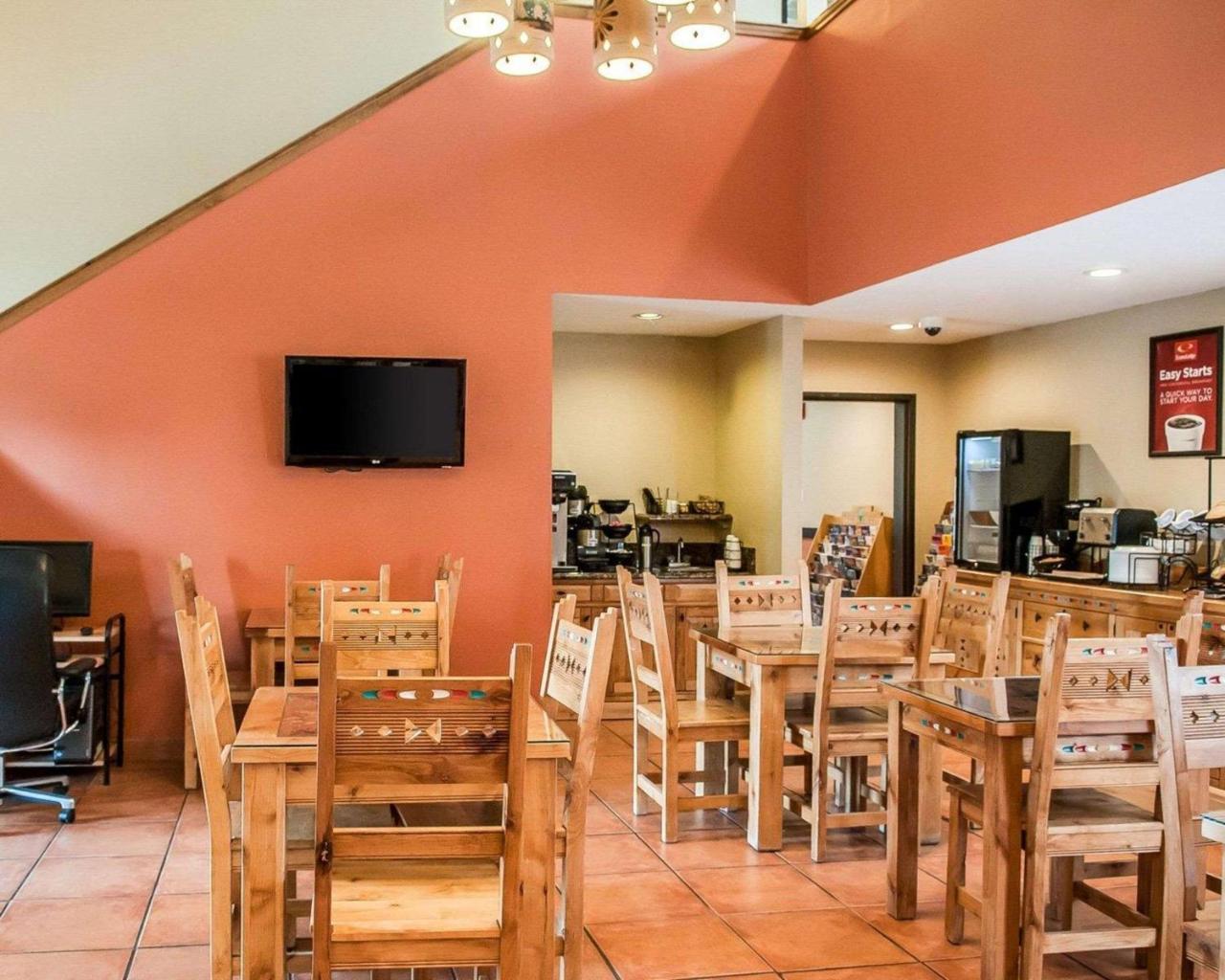 Econo Lodge Inn & Suites Санта Фе Екстериор снимка