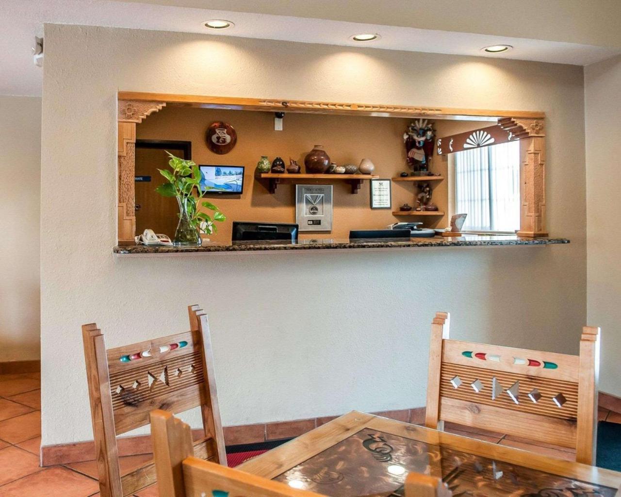 Econo Lodge Inn & Suites Санта Фе Екстериор снимка