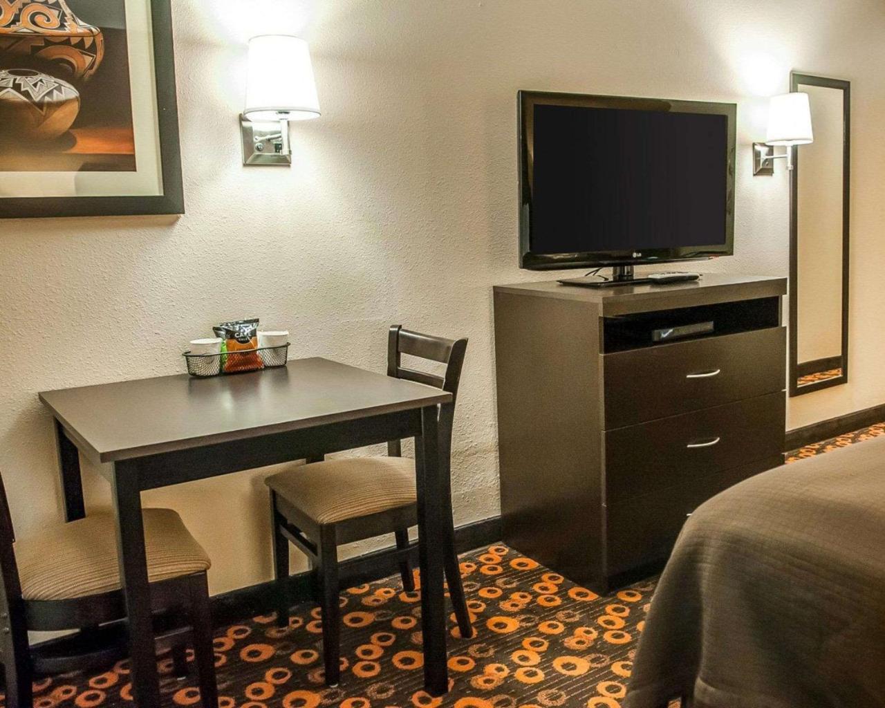 Econo Lodge Inn & Suites Санта Фе Екстериор снимка