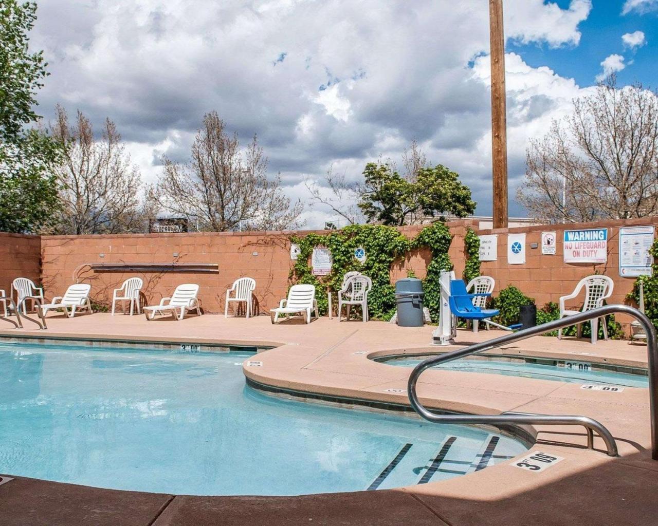 Econo Lodge Inn & Suites Санта Фе Екстериор снимка